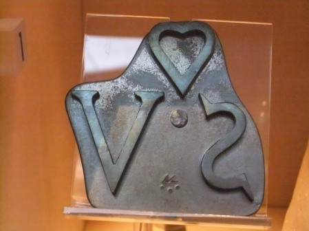 Slave_branding_iron_(replica),_Museum_of_Liverpool